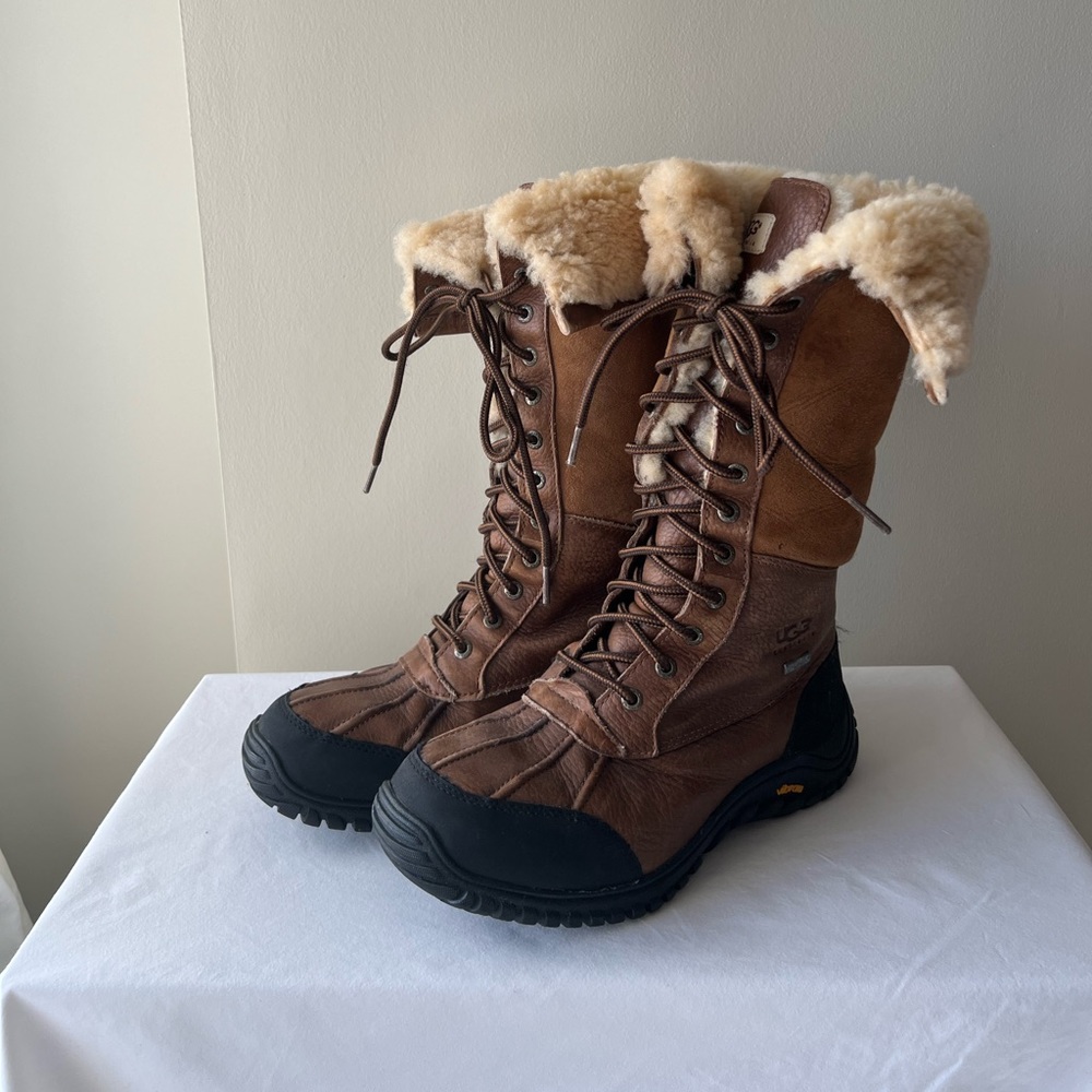Ugg Adirondack Tall Boot Leather and Sheepskin Sz 8